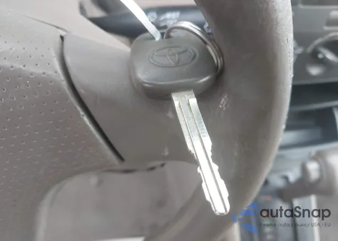 2005 Toyota Corolla Ce z USA, uszkodzony, nr VIN 1NXBR32E05Z503581